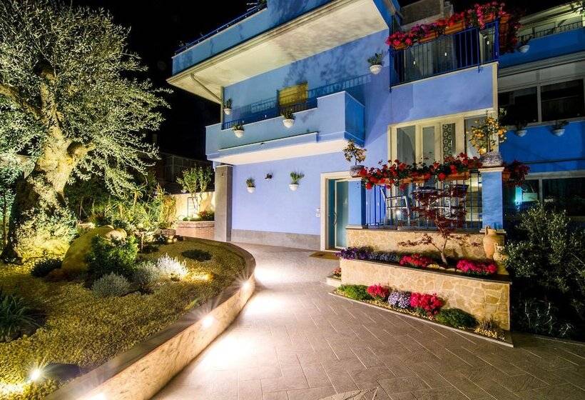 פנסיון Mediterranean Charm