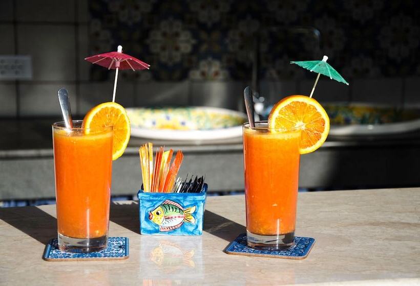 פנסיון Mediterranean Charm