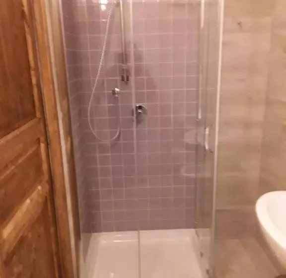 تختخواب و صبحانه La Casetta Di Giuci