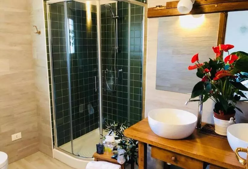 تختخواب و صبحانه La Casetta Di Giuci