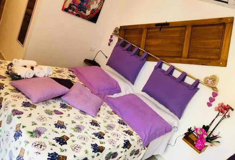 تختخواب و صبحانه La Casetta Di Giuci