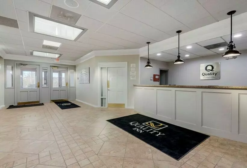 Hotelli Quality Inn & Suites New Hartford   Utica