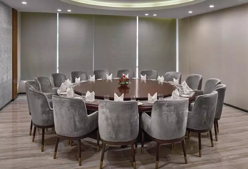 Olympia City Hotel By Dara