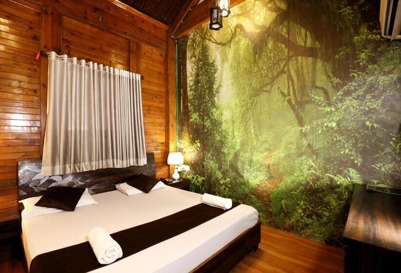 هتل Pali Village Resort