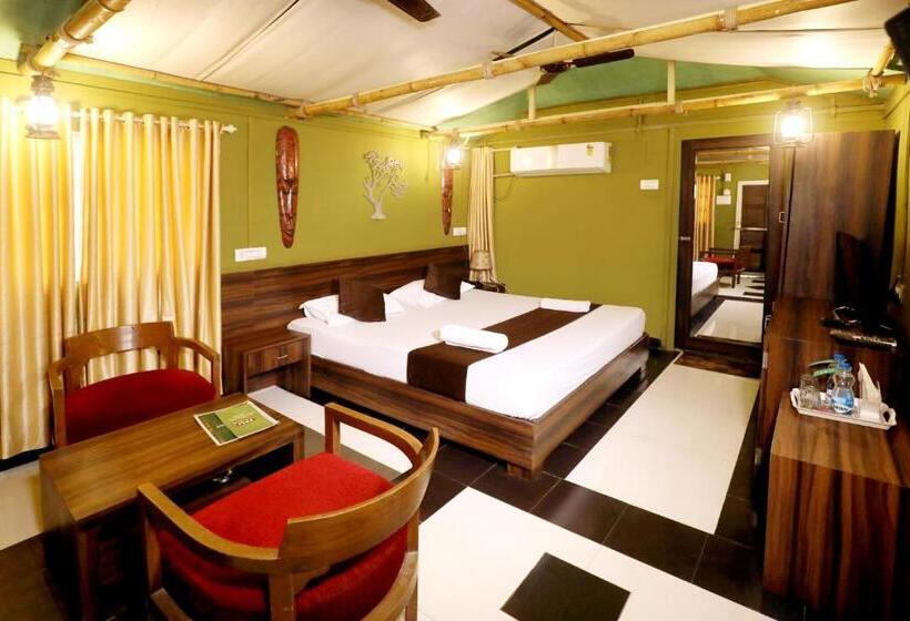 هتل Pali Village Resort