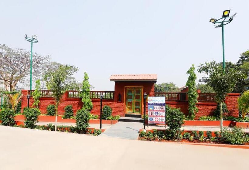 هتل Pali Village Resort