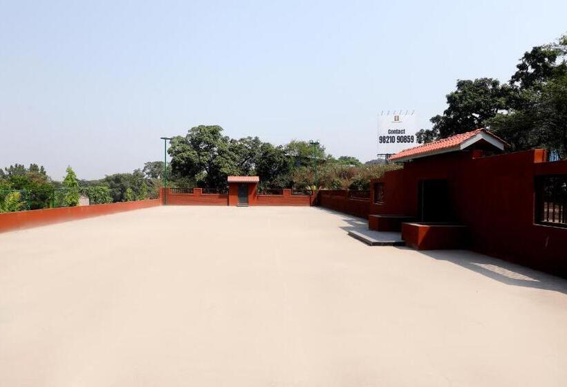 هتل Pali Village Resort