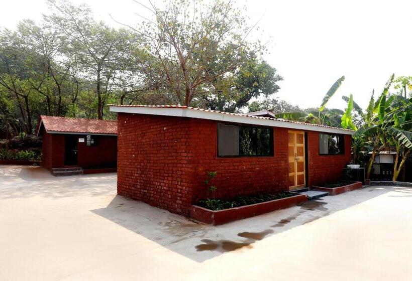 هتل Pali Village Resort