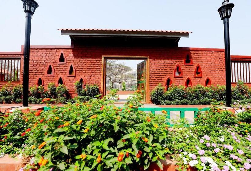 هتل Pali Village Resort