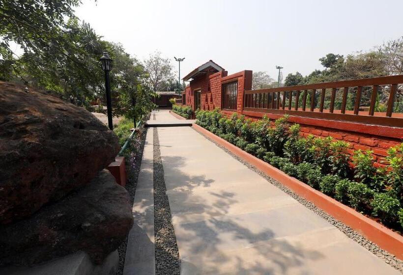 هتل Pali Village Resort