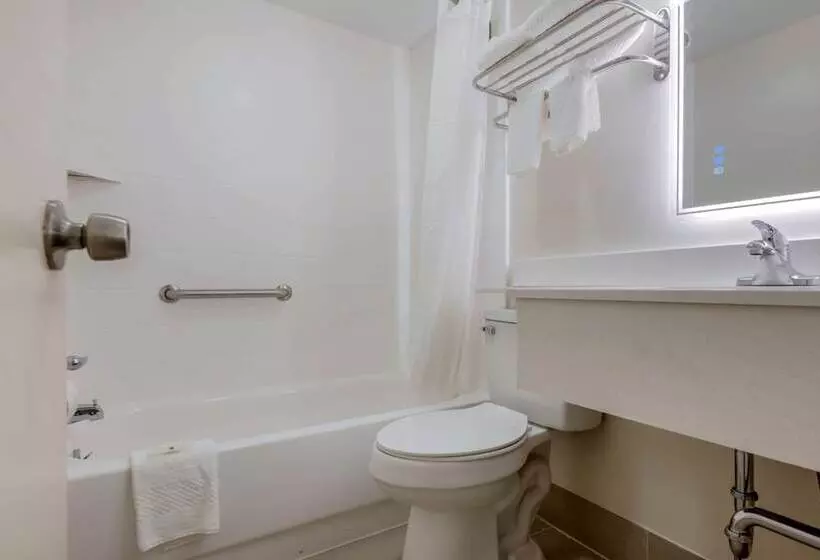 Hotelli Quality Inn & Suites New Hartford   Utica