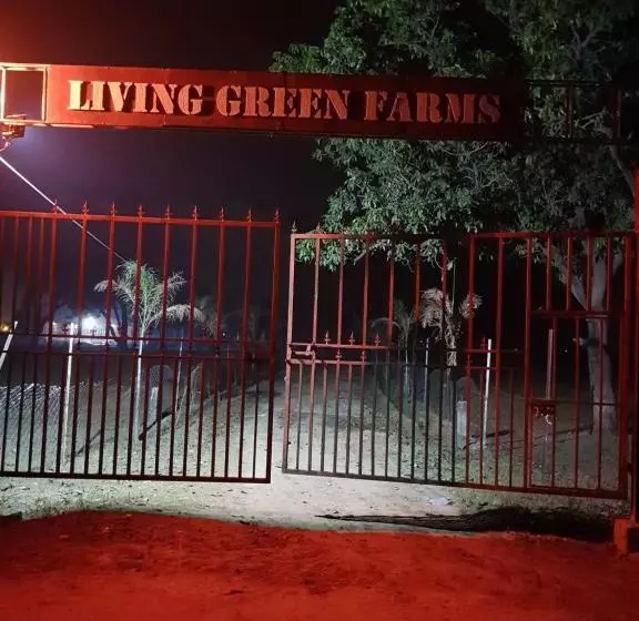 リゾートホテル Living Green Farms