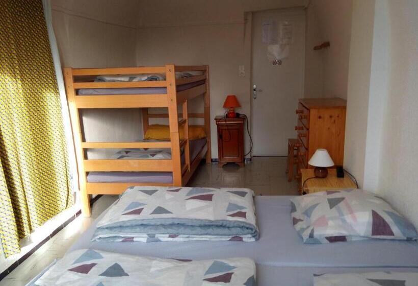 تختخواب و صبحانه Maison Familiale Des Gueyniers