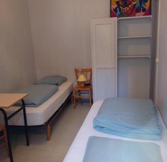 تختخواب و صبحانه Maison Familiale Des Gueyniers