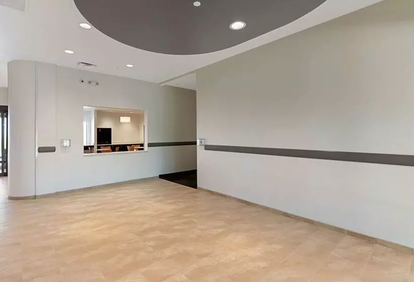 ホテル Studio 6 Austin Airport