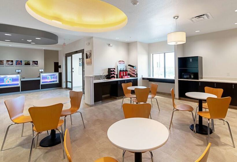 Отель Studio 6 Austin Airport