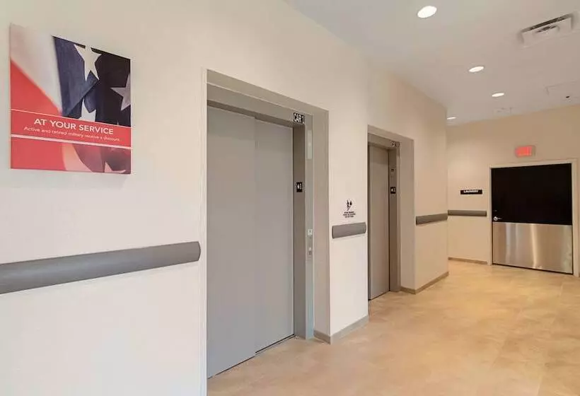 ホテル Studio 6 Austin Airport