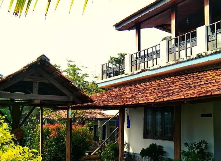 Lomakeskus Sherly Cottages