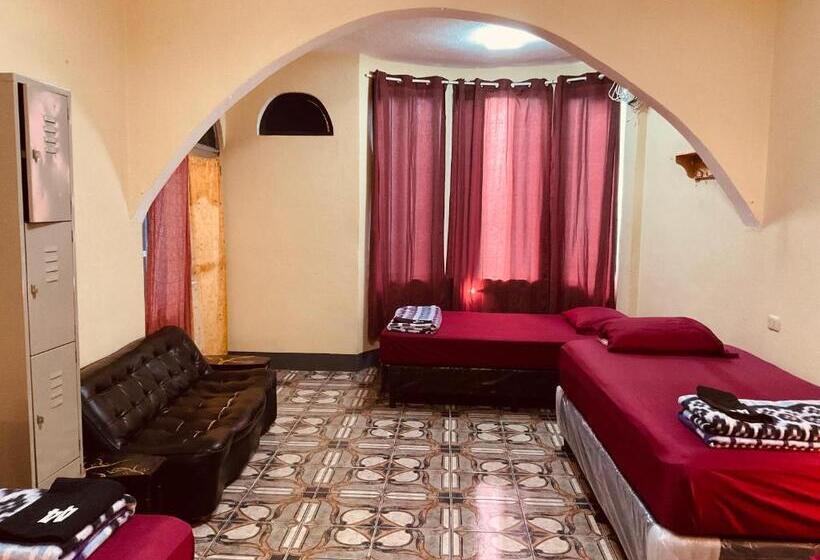 هاستل Mandala’s Hostal