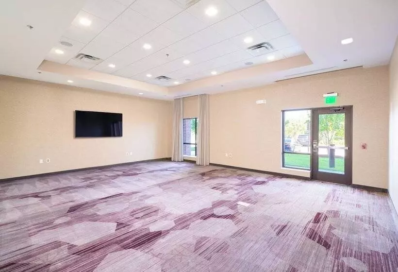 ホテル Courtyard By Marriott Bowie