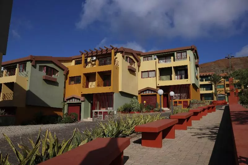 هتل Pombas Brancas Resort