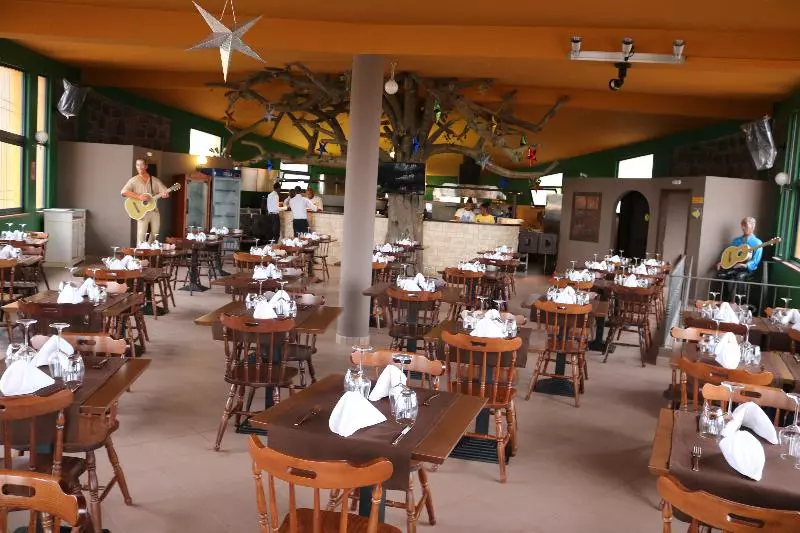 هتل Pombas Brancas Resort