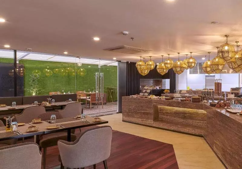 ホテル Vivanta Kathmandu