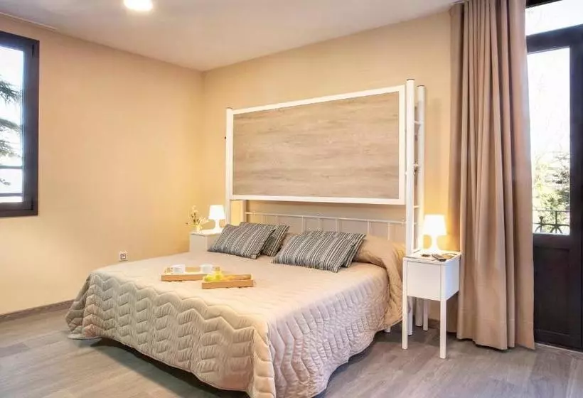 هاستل Finca La Capella