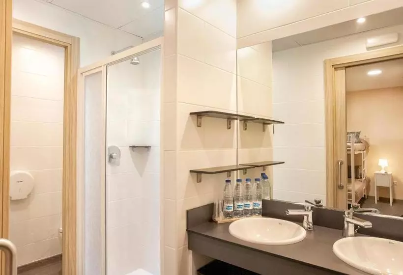 هاستل Finca La Capella