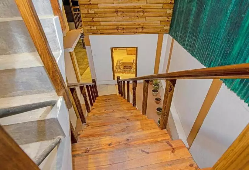 Hotelli Treebo Omega Stay Inn