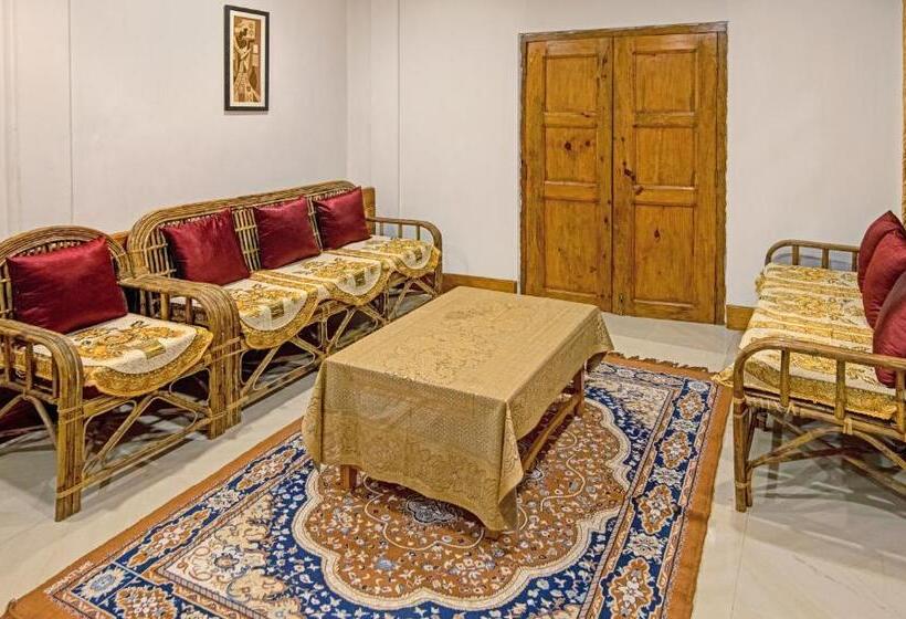 Hotel Treebo Omega Stay Inn