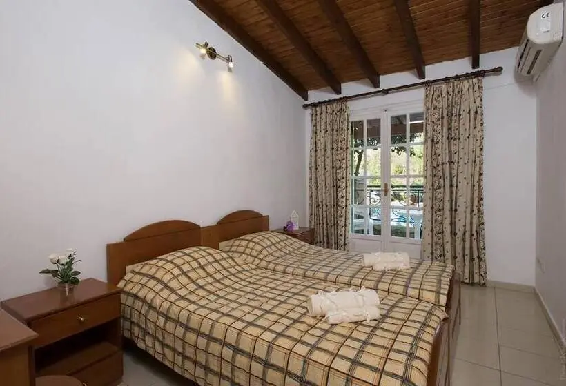 Philippos Kassiopi Apartments