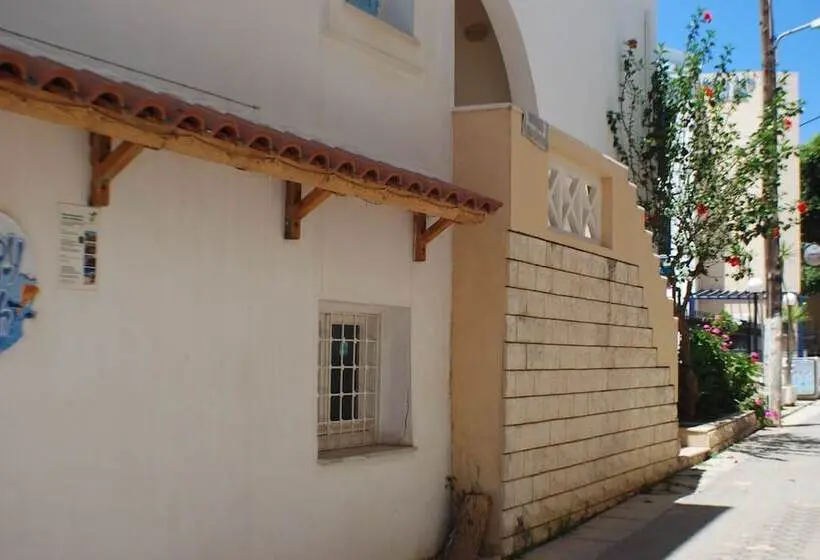 Renia Studios