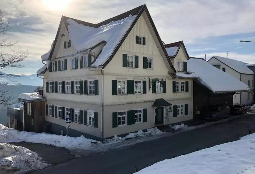 ペンション Adler Fluh