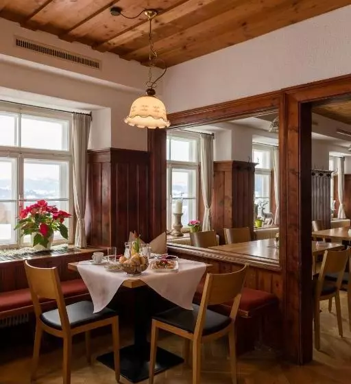 ペンション Adler Fluh