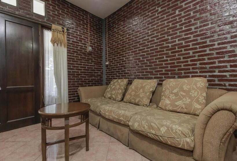 بنسيون Reddoorz Plus At Ampera Raya