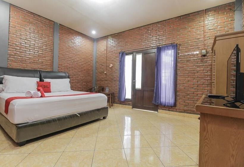 بنسيون Reddoorz Plus At Ampera Raya
