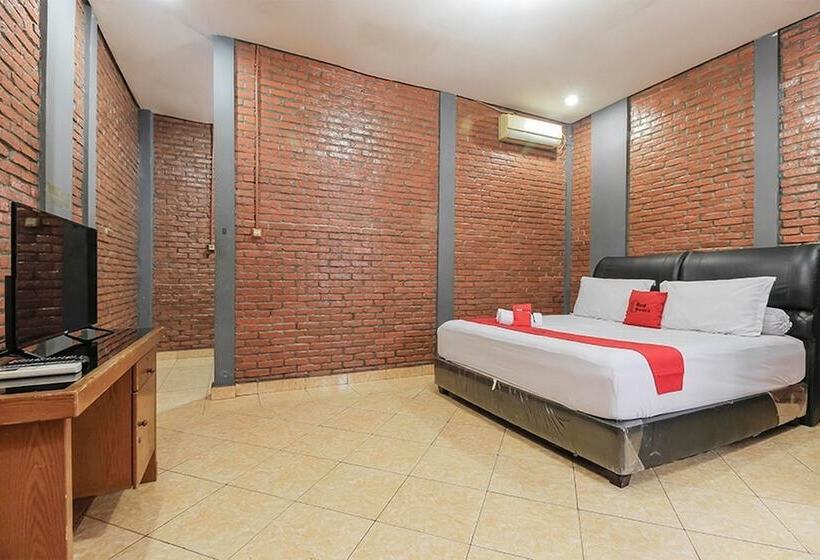 بنسيون Reddoorz Plus At Ampera Raya