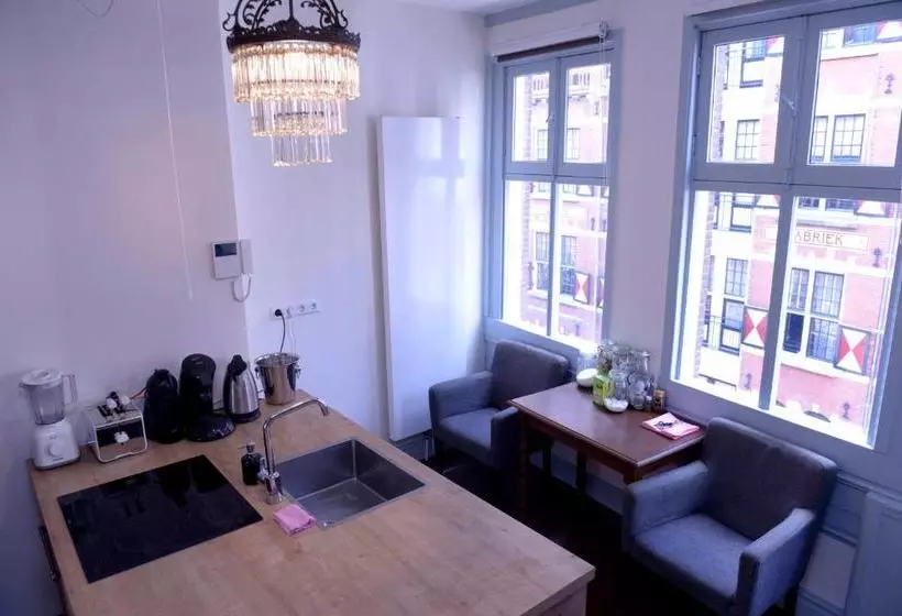 ベッドアンドブレックファースト Red Light Chinatown City Centre