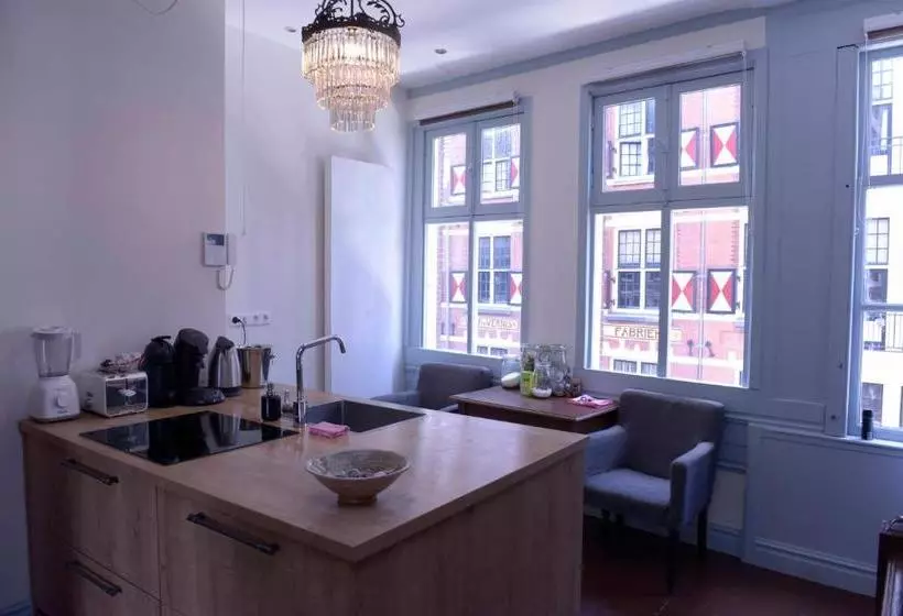 ベッドアンドブレックファースト Red Light Chinatown City Centre