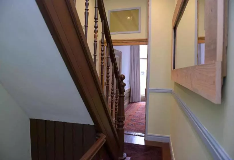 ベッドアンドブレックファースト Red Light Chinatown City Centre