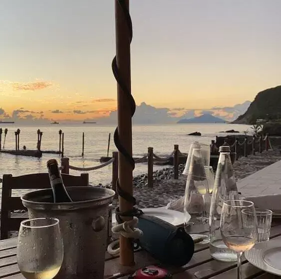 تختخواب و صبحانه Barrel House St. Eustatius