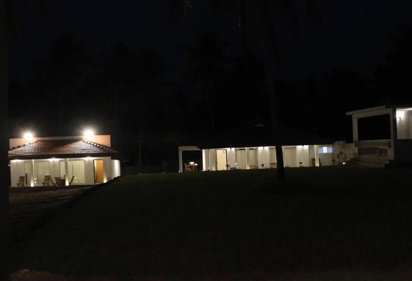 בית מלון כפרי Ayana Beach