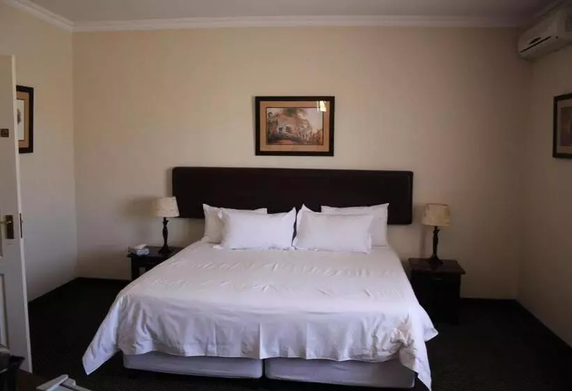 هتل Kalahari Lodge Kimberley