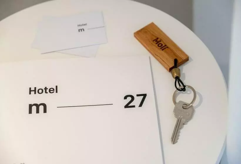 Hotelli M  27