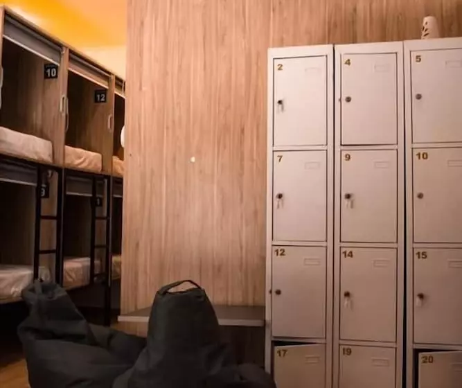 Lounge Capsule Hostel