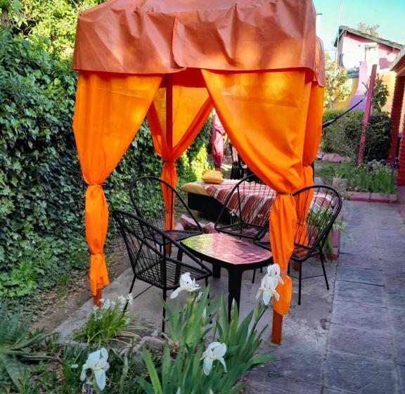 بنسيون Posada Marisel