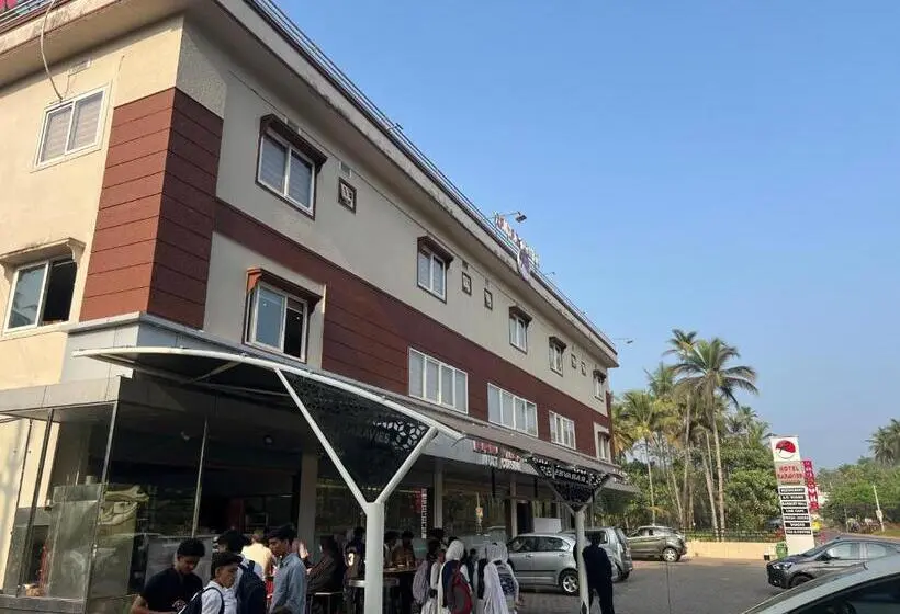 ホテル Raravies Family Restaurent Mattanur,near Kannur Airport