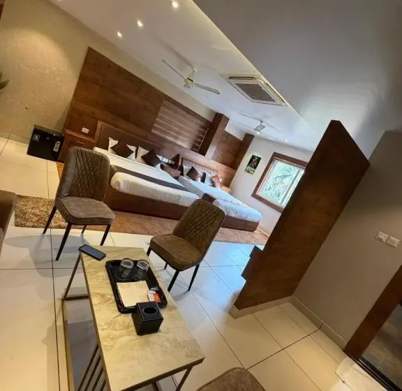 ホテル Raravies Family Restaurent Mattanur,near Kannur Airport