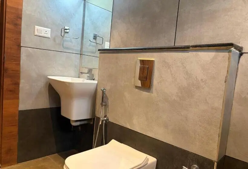 ホテル Raravies Family Restaurent Mattanur,near Kannur Airport
